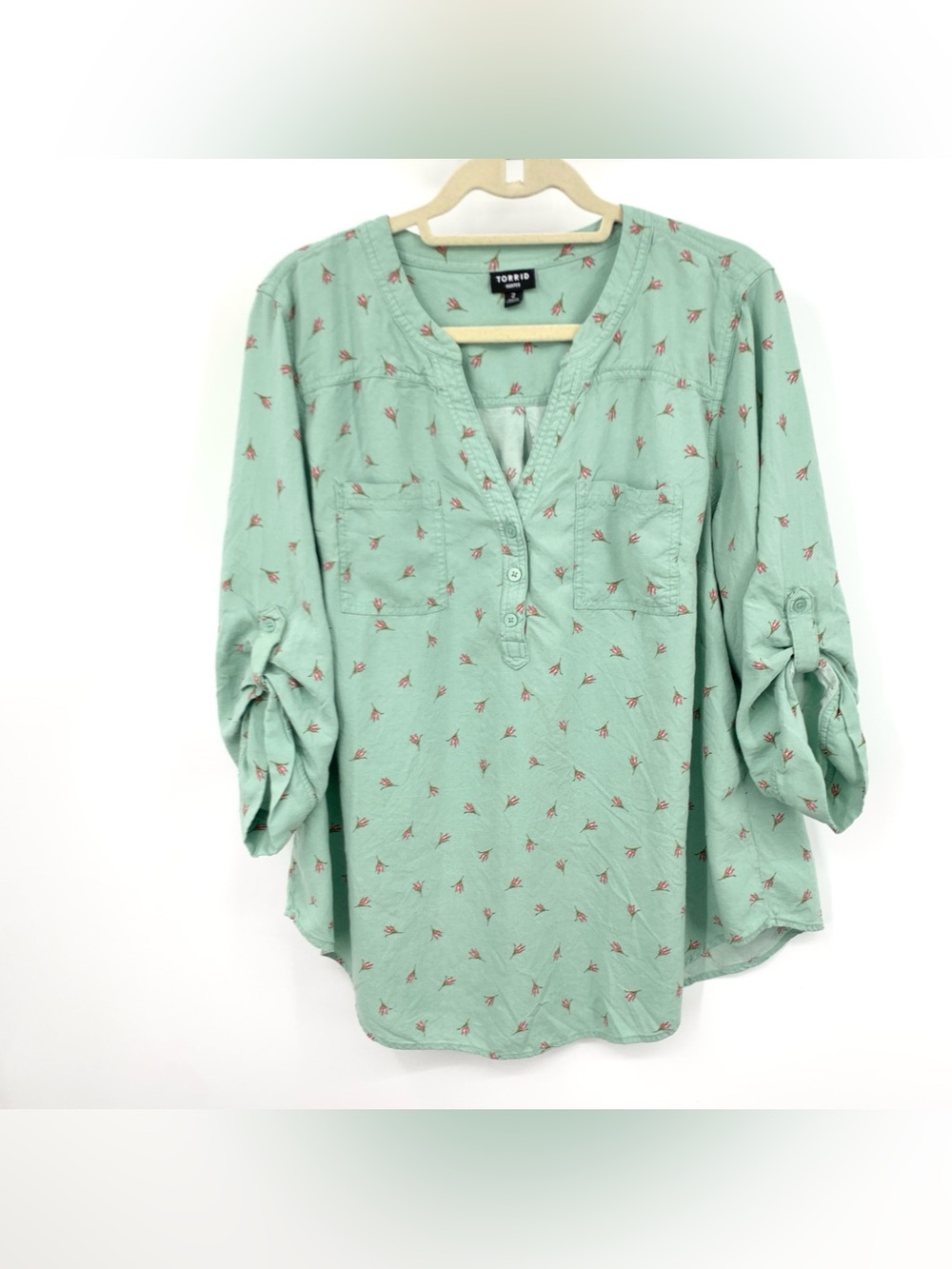 Torrid Women Size 2 2X 18 20 Top Green Pink Floral Harper 3/4 Sleeve Shirt
